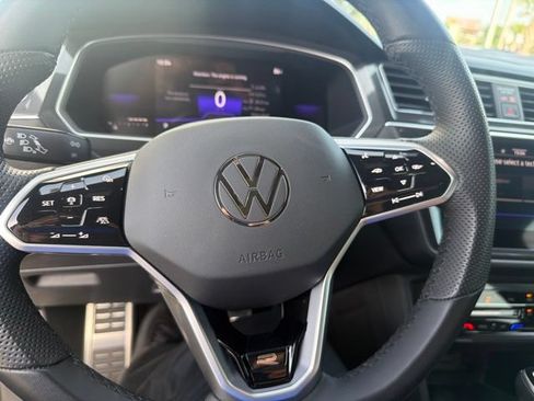 Used 2023 Volkswagen Tiguan SE R-Line FWD image 27