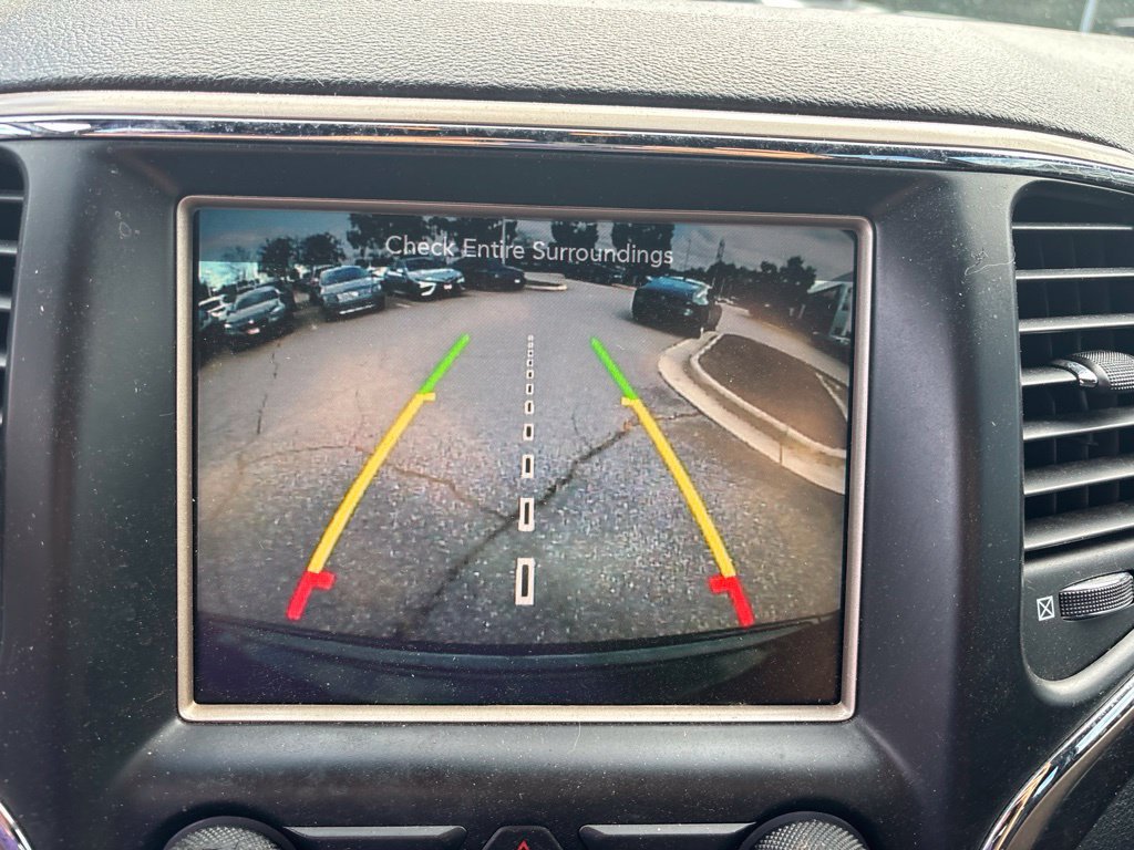 Used 2015 Jeep Grand Cherokee Altitude AWD/4WD image 12