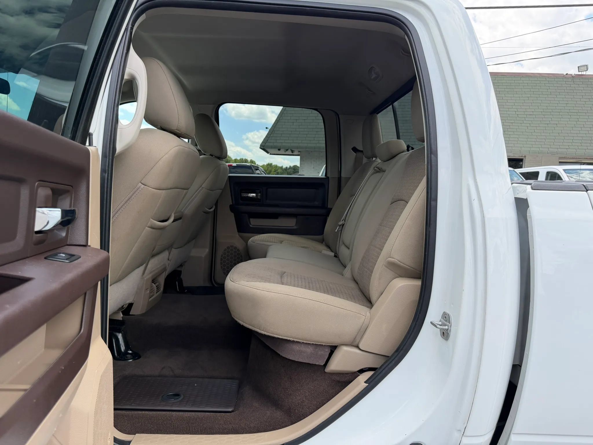 Used 2012 RAM 2500 SLT w/ Luxury Group AWD/4WD image 24