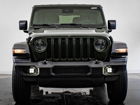 Used 2024 Jeep Wrangler Sport S image 2