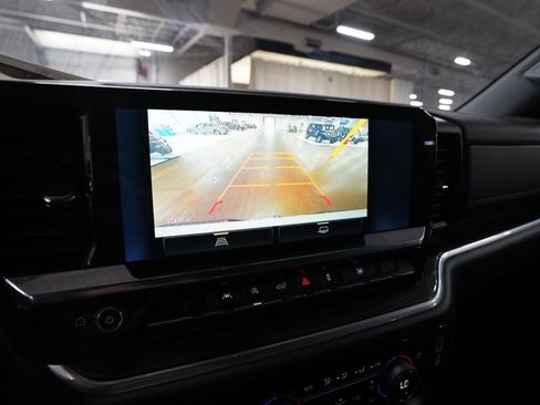 Used 2023 Chevrolet Silverado 1500 LT AWD/4WD image 19