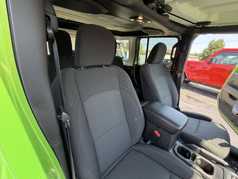 Used 2019 Jeep Wrangler Unlimited Sport S AWD/4WD image 45