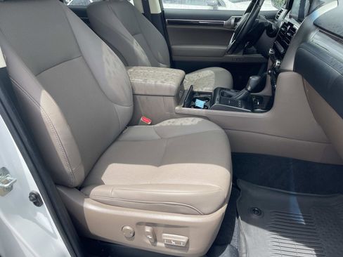 Used 2023 Lexus GX 460 Premium AWD/4WD image 22