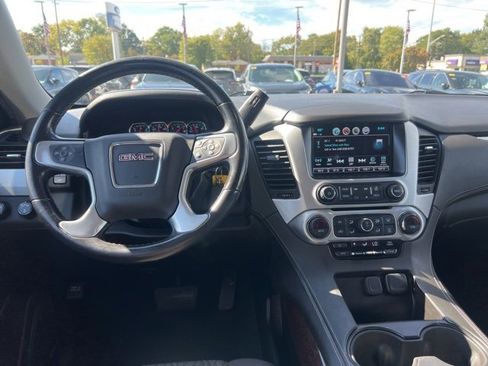 Used 2019 GMC Yukon XL SLE w/ SLE Value Package image 23