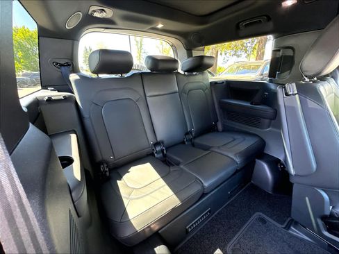 New 2026 Land Rover Defender 130 X-Dynamic SE AWD/4WD image 28