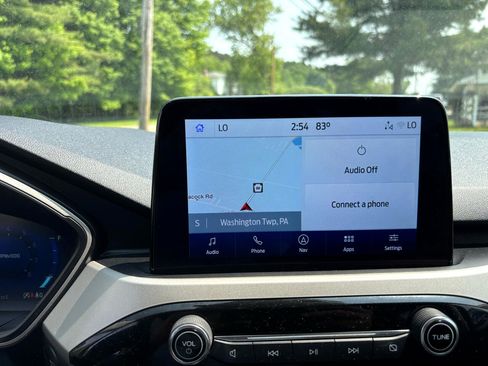 Used 2022 Ford Escape SEL w/ Technology Package image 26