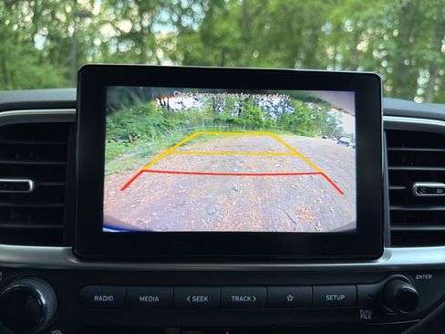 Used 2021 Hyundai Venue SE FWD image 24