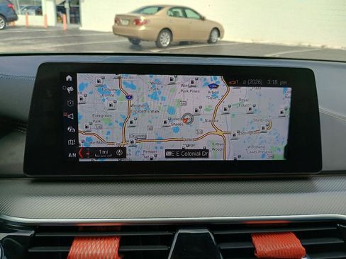 Used 2018 BMW M5 image 16