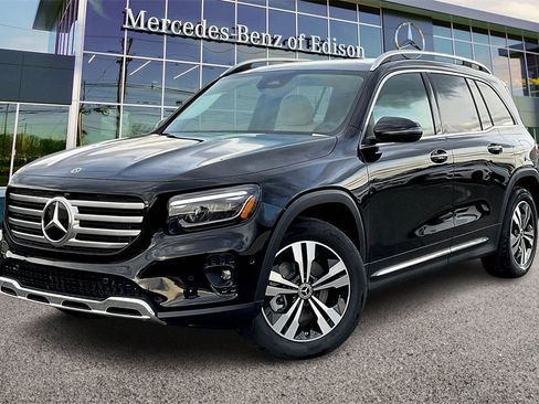 New 2026 Mercedes-Benz GLB 250 4MATIC image 2