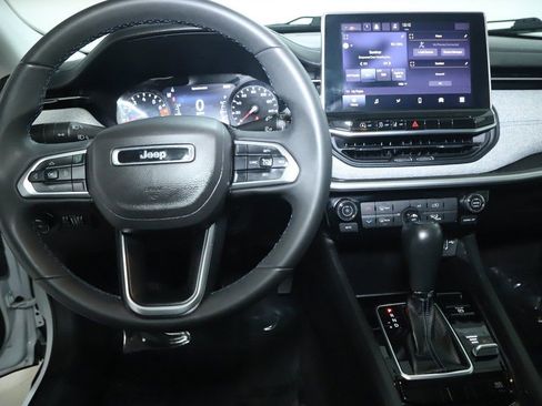 Used 2022 Jeep Compass Latitude AWD/4WD image 28