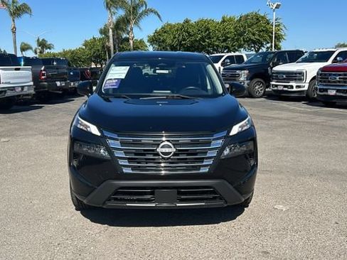 Used 2024 Nissan Rogue SV AWD/4WD image 9