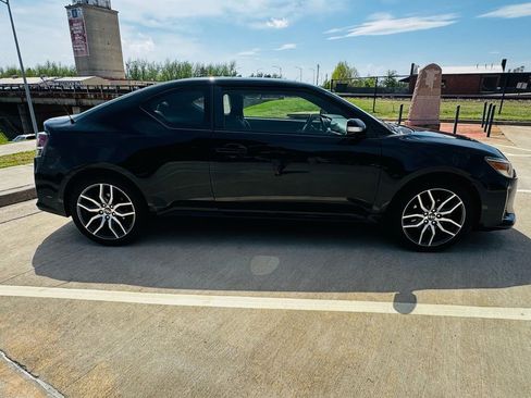 Used 2016 Scion tC image 7