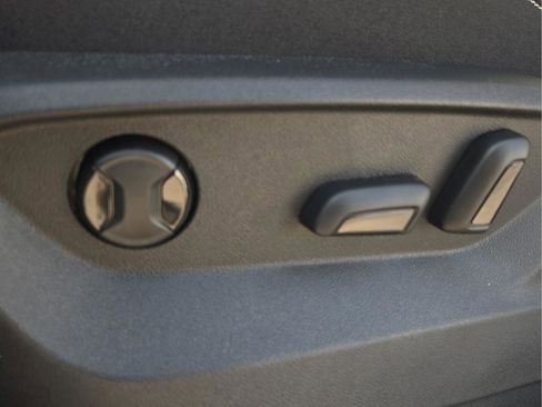 New 2026 Volkswagen Atlas Cross Sport SE FWD image 18