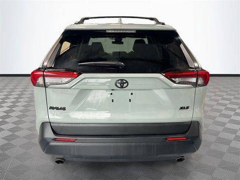 Used 2019 Toyota RAV4 XLE image 6