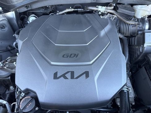 Used 2022 Kia Telluride LX image 37