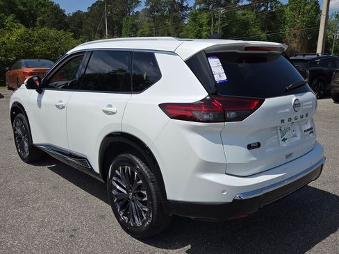 New 2026 Nissan Rogue Platinum image 8