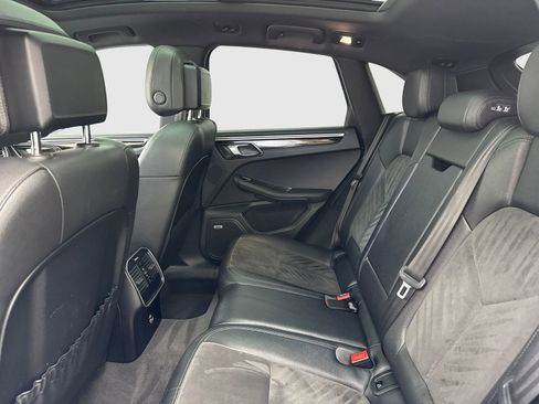Used 2020 Porsche Macan AWD/4WD image 36