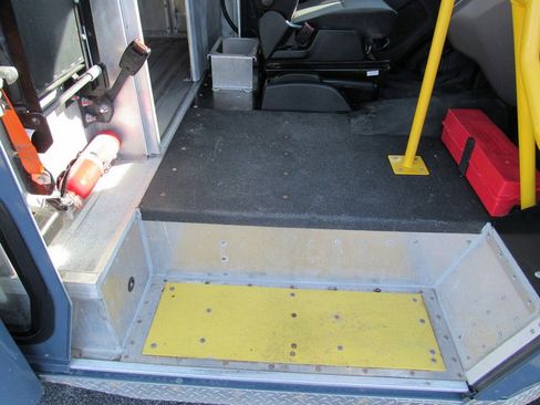 Used 2022 Ford Transit 350 DRW image 16