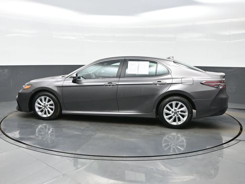 Used 2024 Toyota Camry LE image 3
