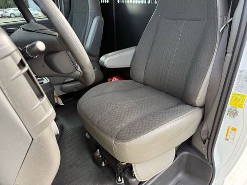 Used 2024 GMC Savana 2500 w/ Driver Convenience Package image 14