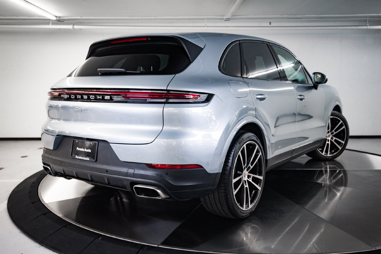 Certified 2026 Porsche Cayenne AWD/4WD image 7