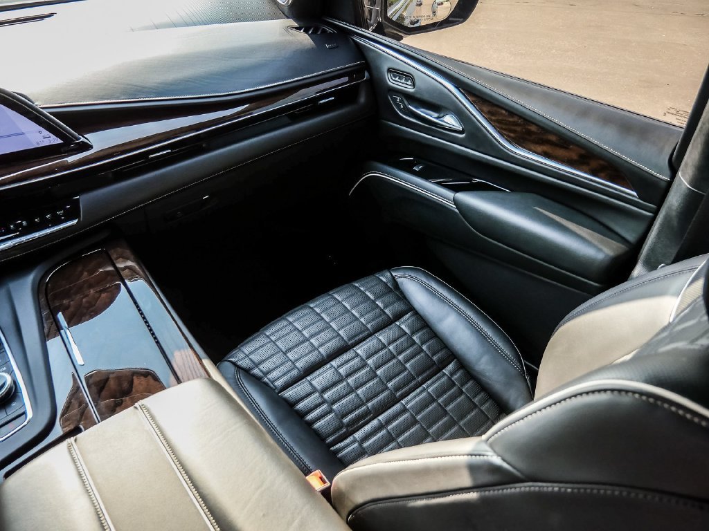 Used 2023 Cadillac Escalade Premium Luxury Platinum w/ LPO, Radiant Package AWD/4WD image 35