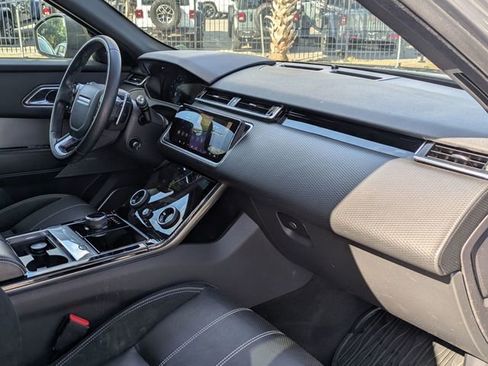 Used 2018 Land Rover Range Rover Velar R-Dynamic SE image 31