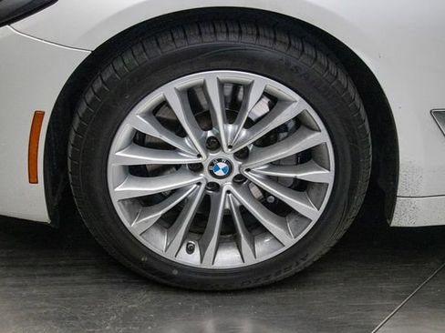 Used 2022 BMW 530i xDrive w/ Premium Package AWD/4WD image 8