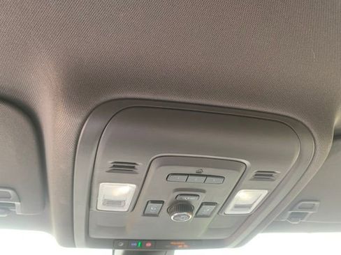 Used 2021 Chevrolet Tahoe Z71 w/ Z71 Off-Road Package image 18