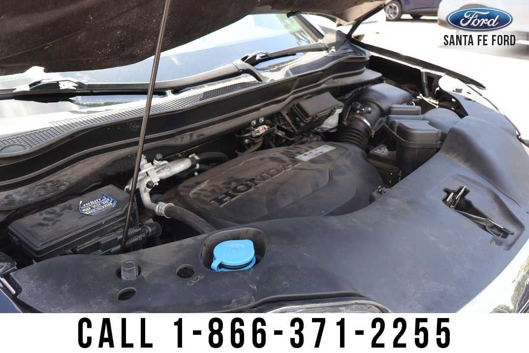 Used 2017 Honda Pilot Touring image 32