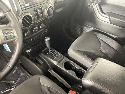Used 2017 Jeep Wrangler Unlimited Sport AWD/4WD image 24