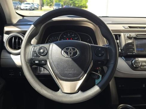 Used 2014 Toyota RAV4 XLE AWD/4WD image 13