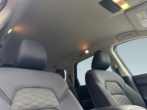 Used 2024 Nissan Pathfinder SV image 26