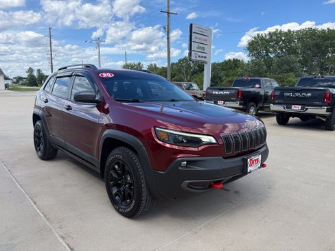 Used 2020 Jeep Cherokee Trailhawk AWD/4WD image 41