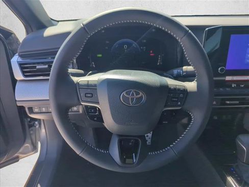 Used 2026 Toyota Camry SE FWD image 17