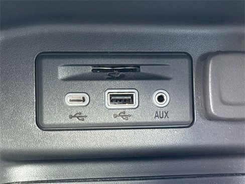 Used 2024 Chevrolet Equinox LT image 34