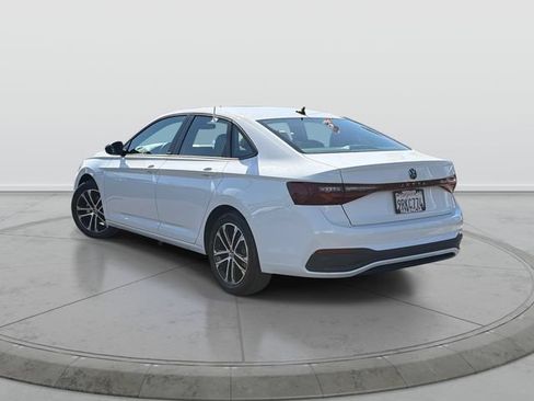 Used 2025 Volkswagen Jetta Sport FWD image 5