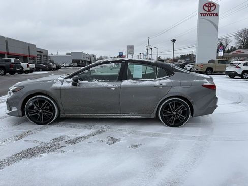 Used 2025 Toyota Camry XSE image 9