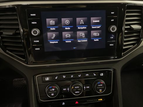 Used 2021 Volkswagen Atlas SEL image 16