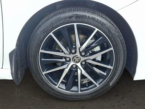 Used 2022 Toyota Camry SE AWD/4WD image 9