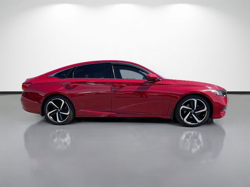 Used 2018 Honda Accord Sport image 2