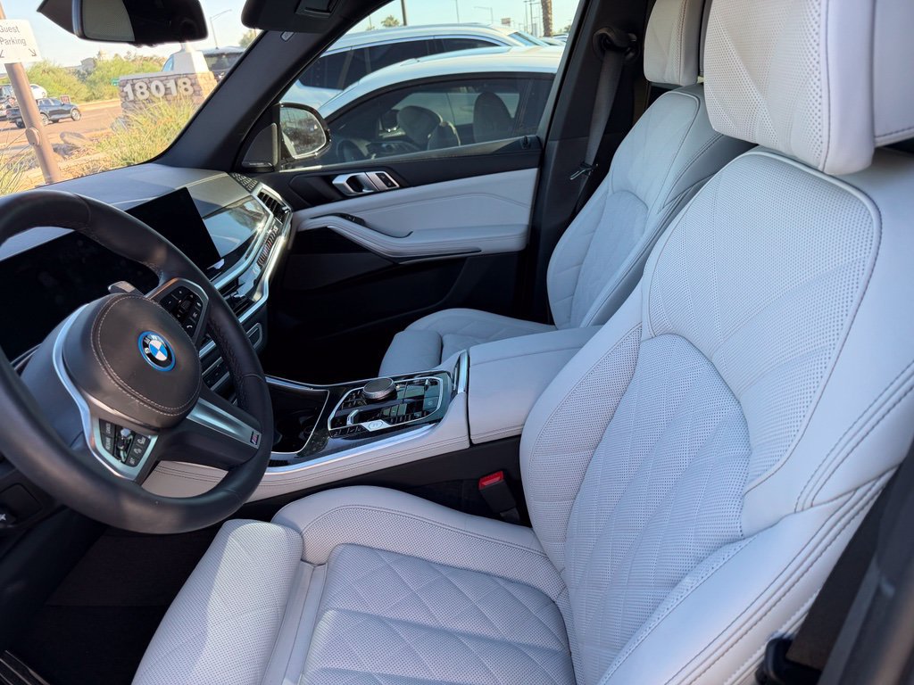 Certified 2026 BMW X5 xDrive50e w/ M Sport Package AWD/4WD image 5