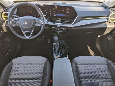 Used 2024 Chevrolet Trax LT w/ Driver Confidence Package image 12