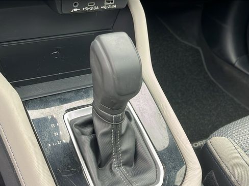 Certified 2025 Subaru Forester Premium AWD/4WD image 18