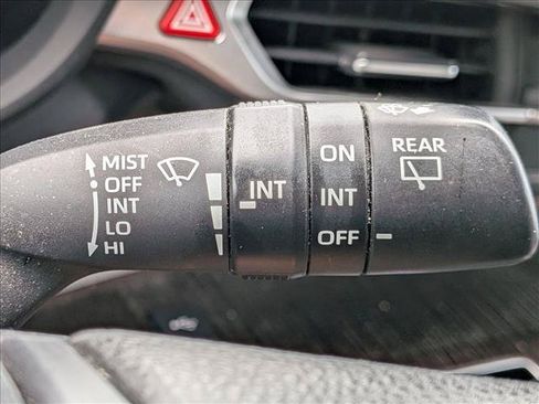 Used 2023 Toyota Sienna LE FWD image 17