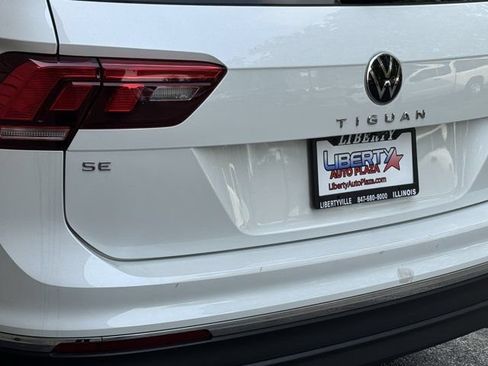 Used 2023 Volkswagen Tiguan SE AWD/4WD image 38