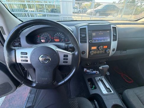 Used 2019 Nissan Frontier SV w/ Value Truck Package AWD/4WD image 3