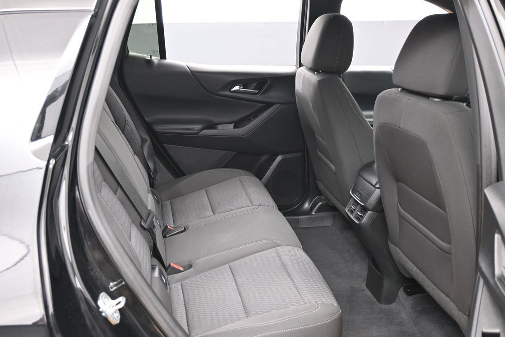 Used 2025 Chevrolet Equinox LT AWD/4WD image 13