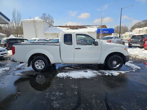 Used 2015 Nissan Frontier S image 12
