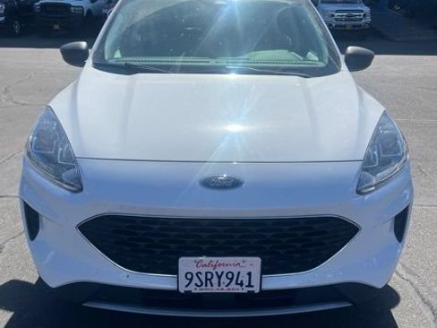 Used 2022 Ford Escape SE FWD image 3